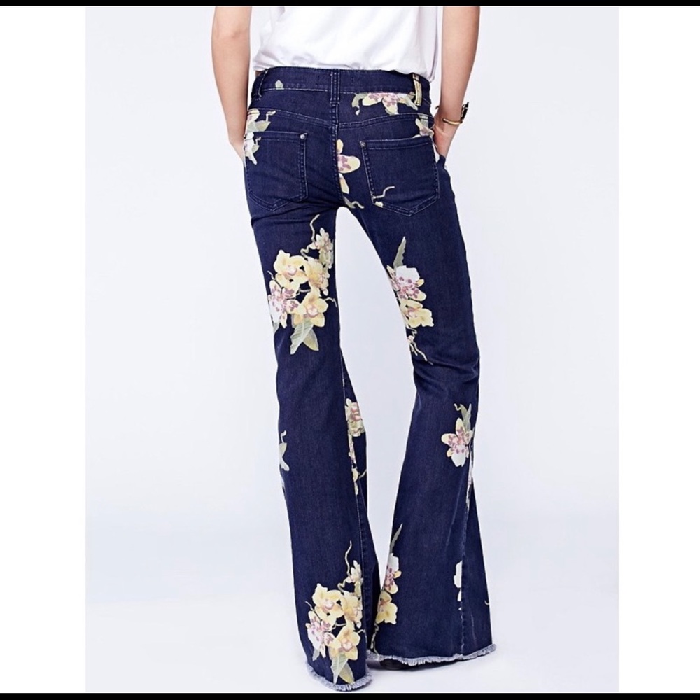 Free Feople Floral Boho Fray Hem Flare Jeans 27 - Picture 3 of 13